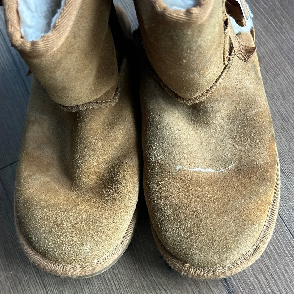 Koolaburra Tan Suede Girls' Boots with White Sherpa Trim !! Size 3